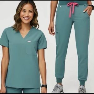 FIGS - Hydro Green Women’s Scrubs Set
